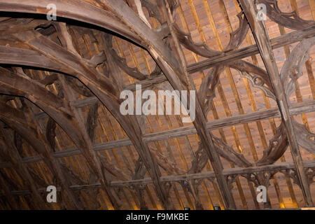 Großbritannien, England, Worcestershire, Bromsgrove, Avoncroft Museum, New Guesten Hall 14. Jahrhundert Holzdach Stockfoto