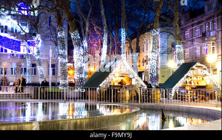 Weihnachtsbeleuchtung und Markt in Varna, Bulgarien Stockfoto