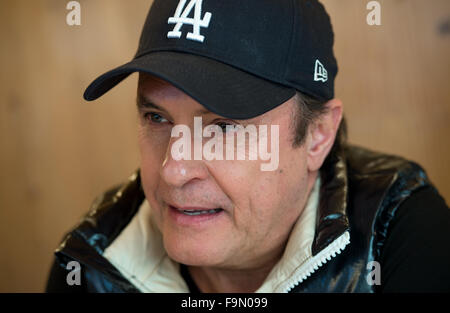 München, Deutschland. 14. Dezember 2015. Sänger Peter Schilling posiert für den Fotografen in München, Deutschland, 14. Dezember 2015. Foto: SVEN HOPPE/DPA/Alamy Live-Nachrichten Stockfoto