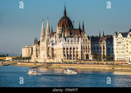 Parlamentsgebäude an den Ufern der Donau, Budapest, Ungarn Stockfoto