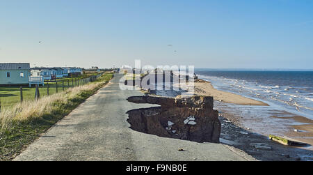 Schnell sich zurückziehenden Küste durch Erosion am Meer am Skipsea entlang der Holderness, Yorkshire Stockfoto