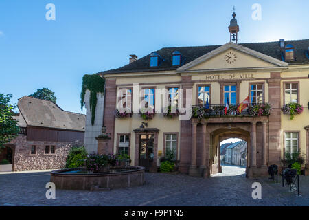 Hotel de Ville in Riquewihr in Haut-Rhin-Elsass-Frankreich Stockfoto