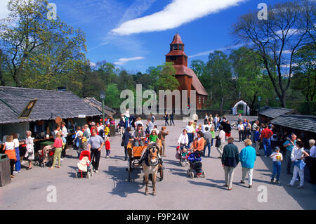 Open-Air-Museen, Zoo, Fahrten und Geschäfte im Themenpark Skansen in Stockholm Stockfoto