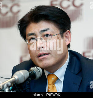 Tatsuya Kato, 17. Dezember 2015: Tatsuya Kato, ehemaligen Büroleiter in Seoul der japanischen Sankei Shimbun Zeitung, nimmt an einer Pressekonferenz nach seinem Prozess in Seoul, Südkorea. Der japanische Journalist Urteil Anhörung wegen"Verleumdung" fand in Seoul Central District Court am Donnerstag und er war Anklagepunkten freigesprochen. Laut Medienbericht, Kato schrieb einen Artikel, dass President Park Geun-Hye und ihr ehemaliger Berater zog ein Gesetzgeber, Yun Jeong-Hacke hatte eine angebliche geheime Sitzung am 16. April 2014 als die Fähre Sewol aus Südwest Küste sank von Südkorea, töten mehr als Stockfoto