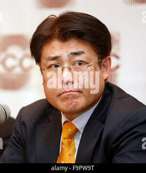 Tatsuya Kato, 17. Dezember 2015: Tatsuya Kato, ehemaligen Büroleiter in Seoul der japanischen Sankei Shimbun Zeitung, nimmt an einer Pressekonferenz nach seinem Prozess in Seoul, Südkorea. Der japanische Journalist Urteil Anhörung wegen"Verleumdung" fand in Seoul Central District Court am Donnerstag und er war Anklagepunkten freigesprochen. Laut Medienbericht, Kato schrieb einen Artikel, dass President Park Geun-Hye und ihr ehemaliger Berater zog ein Gesetzgeber, Yun Jeong-Hacke hatte eine angebliche geheime Sitzung am 16. April 2014 als die Fähre Sewol aus Südwest Küste sank von Südkorea, töten mehr als Stockfoto