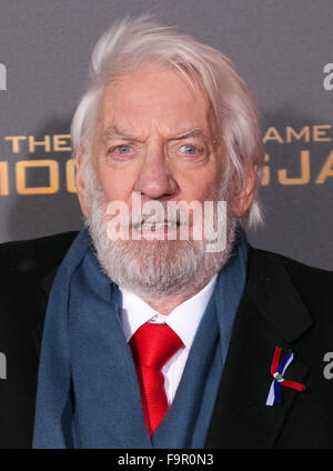 Prominenz besucht Premiere von Lionsgate "The Hunger Games: Mockingjay - Teil 2: Microsoft Theater.  Mitwirkende: Donald Sutherland wo: Los Angeles, California, Vereinigte Staaten von Amerika bei: 17. November 2015 Stockfoto