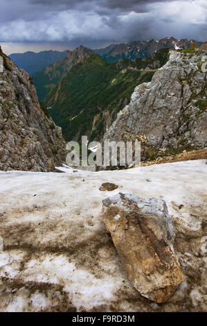 Italien Veneto Pasubio - gesehen von der Strada Degli Eroi in der Nähe von Val Canale Stockfoto