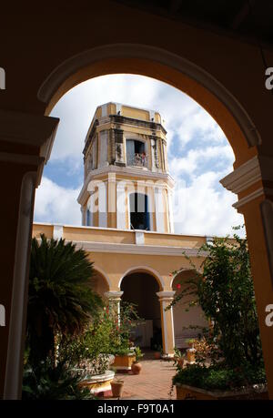 Wachturm und Innenhof des Palazzo Cantero, Trinidad, Kuba Stockfoto