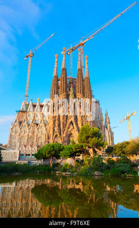 Barcelona, Spanien - 26. August 2014: La Sagrada Familia, Kathedrale, entworfen von Antoni Gaudi, der seit 1882 gebaut wird und Stockfoto