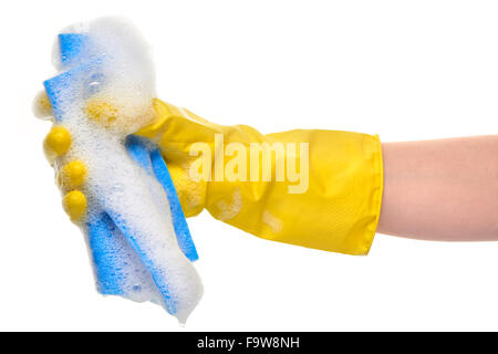 Nahaufnahme von weiblicher Hand in gelben schützende Gummihandschuh hält blaues Tuch in Schaum vor weißem Hintergrund Stockfoto