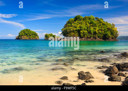 Idyllischer Ort auf Isla Canal de Afuera, Coiba-Nationalpark, Pazifischer Ozean, Provinz Veraguas, Republik von Panama. Stockfoto