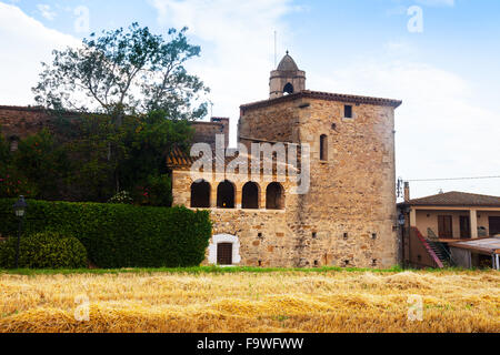 Castell de Pubol. Pubol ist eine kleine Stadt liegt in der Comarca Baix Empordà, in der Provinz Girona, Katalonien, Spanien Stockfoto