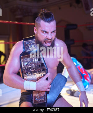 Ultimate Pro Wrestling, UK, GB, Englisch Ringen aus der Corn Exchange in Dorchester. Indoor. Stockfoto