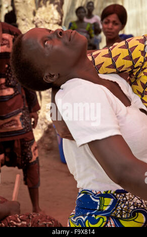 EWE-Menschen, die Teilnahme an einer Tron Vodun (Voodoo) Zeremonie, Lome, Togo Stockfoto