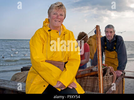 Garnelen fischen - die weltweit letzten verbliebenen Reiten Fischer. Oostduinkerke, Belgien. Stockfoto