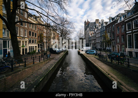 Die Leliegracht Kanal in Amsterdam, Niederlande. Stockfoto