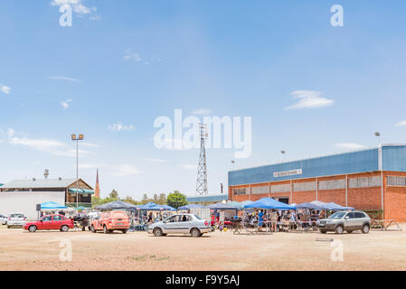 BLOEMFONTEIN, Südafrika, 16. Dezember 2015: ein Flohmarkt am Bobbiespark, dem Sportplatz von der südafrikanischen Polizei Forc Stockfoto