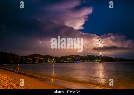 Gewitter über Nelson Bay, Australien Stockfoto