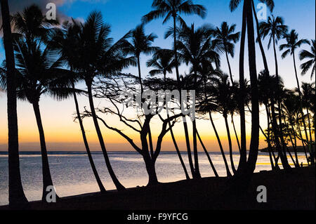 Sonnenuntergang über den Strand von The Shangri-La Fidschi Resort and Spa, Yanuca Island, Coral Coast, Fidschi Stockfoto