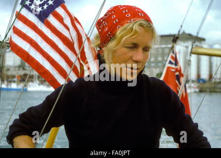 AJAXNETPHOTO. 6. JUNI 1980. PLYMOUTH, ENGLAND - OSTAR 1980 - EINHAND-RENNEN - SERTA PERFECTSLEEPER SKIPPER JUDITH LAWSON (USA) AUS BALTIMORE FOTO: JONATHAN EASTLAND/AJAX REF: 1980 01 Stockfoto