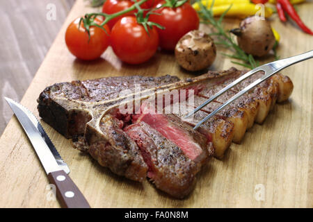 t-Bone Steak, Porterhouse-Steak, Bistecca Alla fiorentina Stockfoto