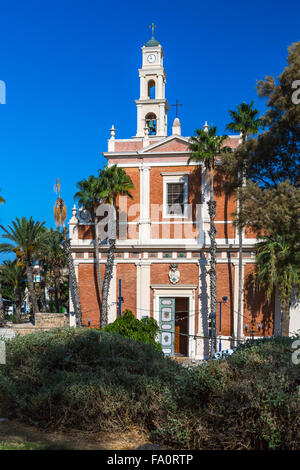 Die St. Peter's Franziskanerkirche und der Abrasha Park in der Altstadt von Jaffa, Tel Aviv, Israel, Nahost. Stockfoto