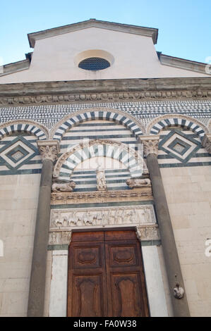 Italien, Toskana, Pistoia, Kirche von Sant Andrea, Eingangstür Stockfoto