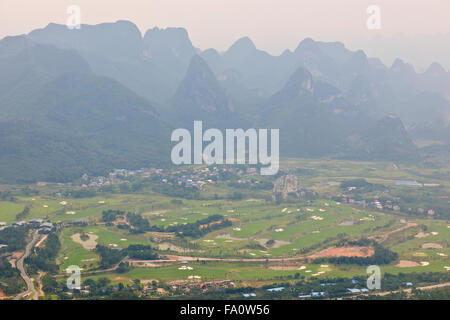 Yao-Bergbahn, Karst Peaks, einer von Chinas beliebteste touristische Bereiche Seen, autonome Region Guangxi Zhuang, VR China, China Stockfoto