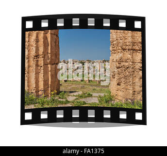 Blick von der Hera-Tempel (Tempel E) nach dem Athena-Tempel (Tempel F), Selinunte, Sizilien, Italien, Europa Stockfoto