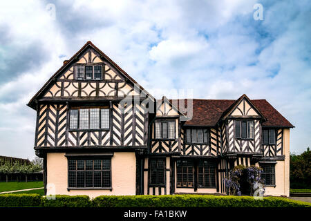 Mittelalterlichen Tudor Haus in Birmingham UK Blakeslay Hall-Außenansicht Stockfoto