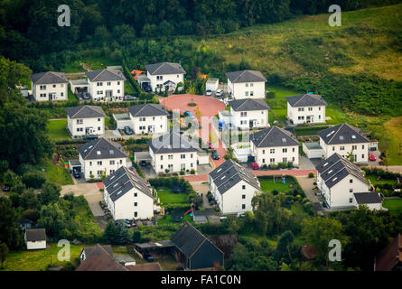 Einfamilienhäuser, Doppelhaushälften, Häuser, Wohneigentum, neue Wohngebiete Holthausen, Hattingen, Ruhr Stockfoto