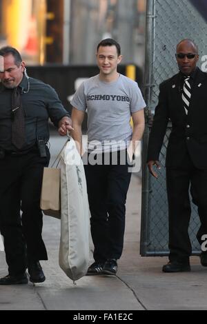 Joseph Gordon Levitt gesehen kommen in den ABC-Studios für Jimmy Kimmel Live mit: Joseph Gordon-Levitt wo: Los Angeles, California, Vereinigte Staaten von Amerika bei: 19. November 2015 Stockfoto