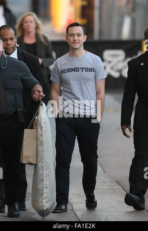 Joseph Gordon Levitt gesehen kommen in den ABC-Studios für Jimmy Kimmel Live mit: Joseph Gordon-Levitt wo: Los Angeles, California, Vereinigte Staaten von Amerika bei: 19. November 2015 Stockfoto