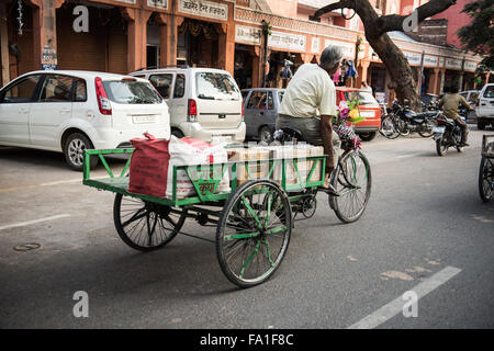 Fahrzeuge auf Straße Stockfoto