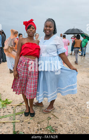 Junge Frauen, Garifuna Settlement Day, jährliches Festival, das die Ankunft der Garifuna-Menschen in Punta Gorda, Toledo District, Belize markiert Stockfoto