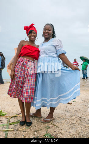 Junge Frauen, Garifuna Settlement Day, jährliches Festival, das die Ankunft der Garifuna-Menschen in Punta Gorda, Toledo District, Belize markiert Stockfoto