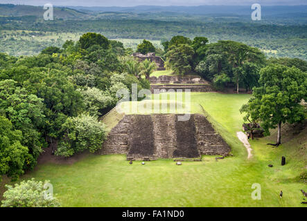 Blick von El Castillo am Xunantunich, Maya-Ruinen, Regenwald, in der Nähe der Stadt von San Jose Cayo, Cayo District, Belize Stockfoto