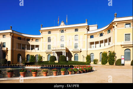 Palau Reial de Pedralbes in Sommertag. Barcelona, Spanien Stockfoto