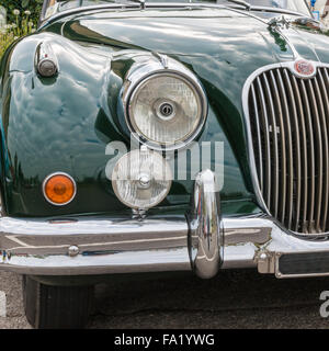 PARMA, Italien - APRIL 2015: Jaguar Retro-Oldtimer Stockfoto