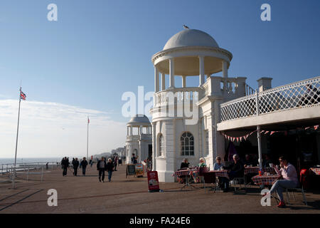 Einen allgemeinen Überblick über De La Warr Pavilion Bexhill am Meer East Sussex in England Oktober 2015 Stockfoto