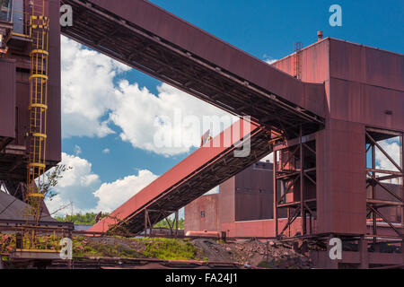 Klippen Naturressourcen Northshore Mining Werk in Silver Bay am nördlichen Ufer des Lake Superior in Minnesota Stockfoto