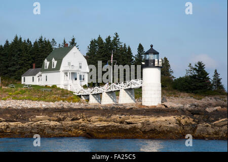 Marshall Point Lighthouse an der felsigen Küste ist ein beliebtes Ausflugsziel von Port Clyde, Maine. Stockfoto