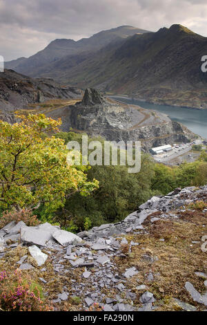 Ein Stein-Turm in der Mitte Dinorwic Schiefer-Steinbruch, Llanberis, Gwynedd, Nordwales, UK Stockfoto