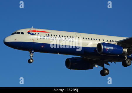 British Airways Airbus A321-231 - Jet Airliner Flugzeug G-EUXH landet am Flughafen London Heathrow, Großbritannien Stockfoto