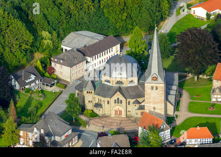 Luftbild, Pfarrei Kirche von St. Blaise Balve, der Heilige Blasius von Sebaste und der Jungfrau Maria, Balve, Sauerland verordnet Stockfoto