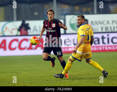 Frosinone, Italien. 20. Dezember 2015. Keisuke Honda in der italienischen Serie A-Fußballspiel zwischen AC Mailand im Matusa Stadion in Frosinone und Frosinone. Milan gewann mit 4: 2. Bildnachweis: Ciro De Luca/Pacific Press/Alamy Live-Nachrichten Stockfoto