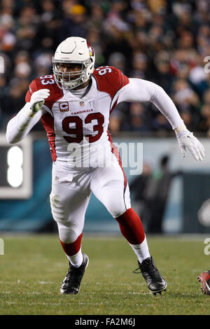 Philadelphia, Pennsylvania, USA. 20. Dezember 2015. Arizona Cardinals defensive end Calais Campbell (93) in Aktion während der NFL-Spiel zwischen den Arizona Cardinals und den Philadelphia Eagles am Lincoln Financial Field in Philadelphia, Pennsylvania. Christopher Szagola/CSM/Alamy Live-Nachrichten Stockfoto