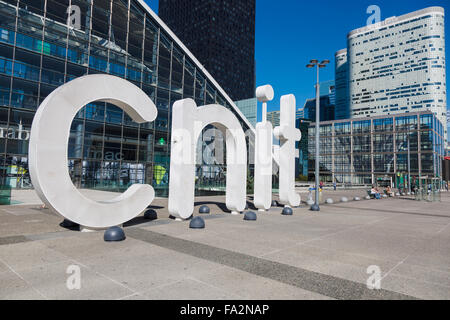 Centre des Nouvelles Industries et Technologies (Zentrum der neuen Industrien und Technologien) in La Défense in Paris Stockfoto