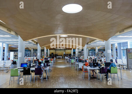 Madrid Spanien,Hispanic Moncloa-Aravaca,Complutense University of Madrid,Universidad Complutense de Madrid,Campus,Schule,Biblioteca Maria Zambrano,waage Stockfoto