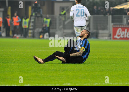 Mailand, Italien. Goal 20, 2015. Mauro Icardi des FC Inter in Aktion während der italienischen Serie A-Liga-Fußball-match zwischen Inter Mailand und SS Lazio im San Siro Stadion in Mailand, Italien. Bildnachweis: Gaetano Piazzolla/Alamy Live-Nachrichten Stockfoto